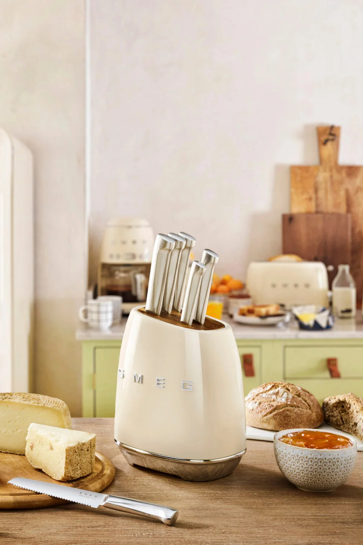 SMEG 50's Style 6'lı Blok Bıçak Seti - Alman Paslanmaz Çelik, Akasya Blok, 5 Renk